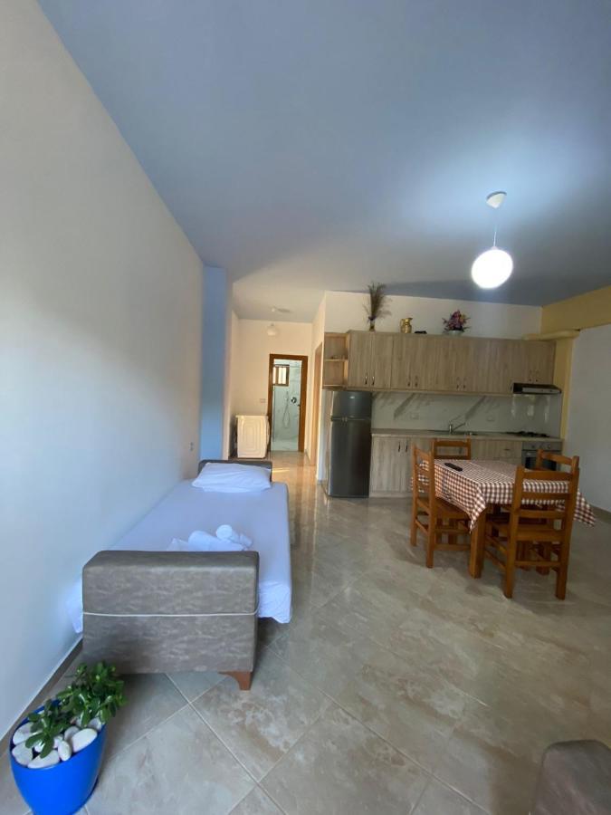 Dosti Apartment Ксамил Экстерьер фото